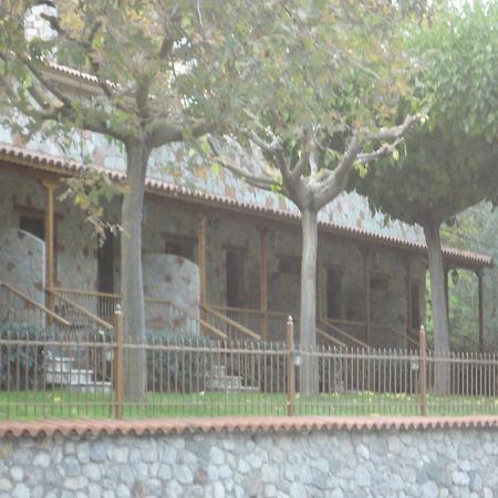Faraggi Guesthouse Kalawrita Zewnętrze zdjęcie