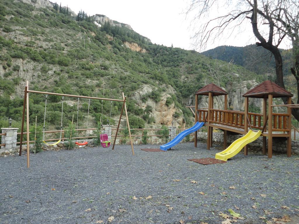 Faraggi Guesthouse Kalawrita Pokój zdjęcie