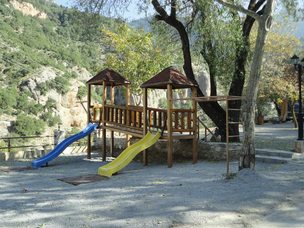 Faraggi Guesthouse Kalawrita Pokój zdjęcie