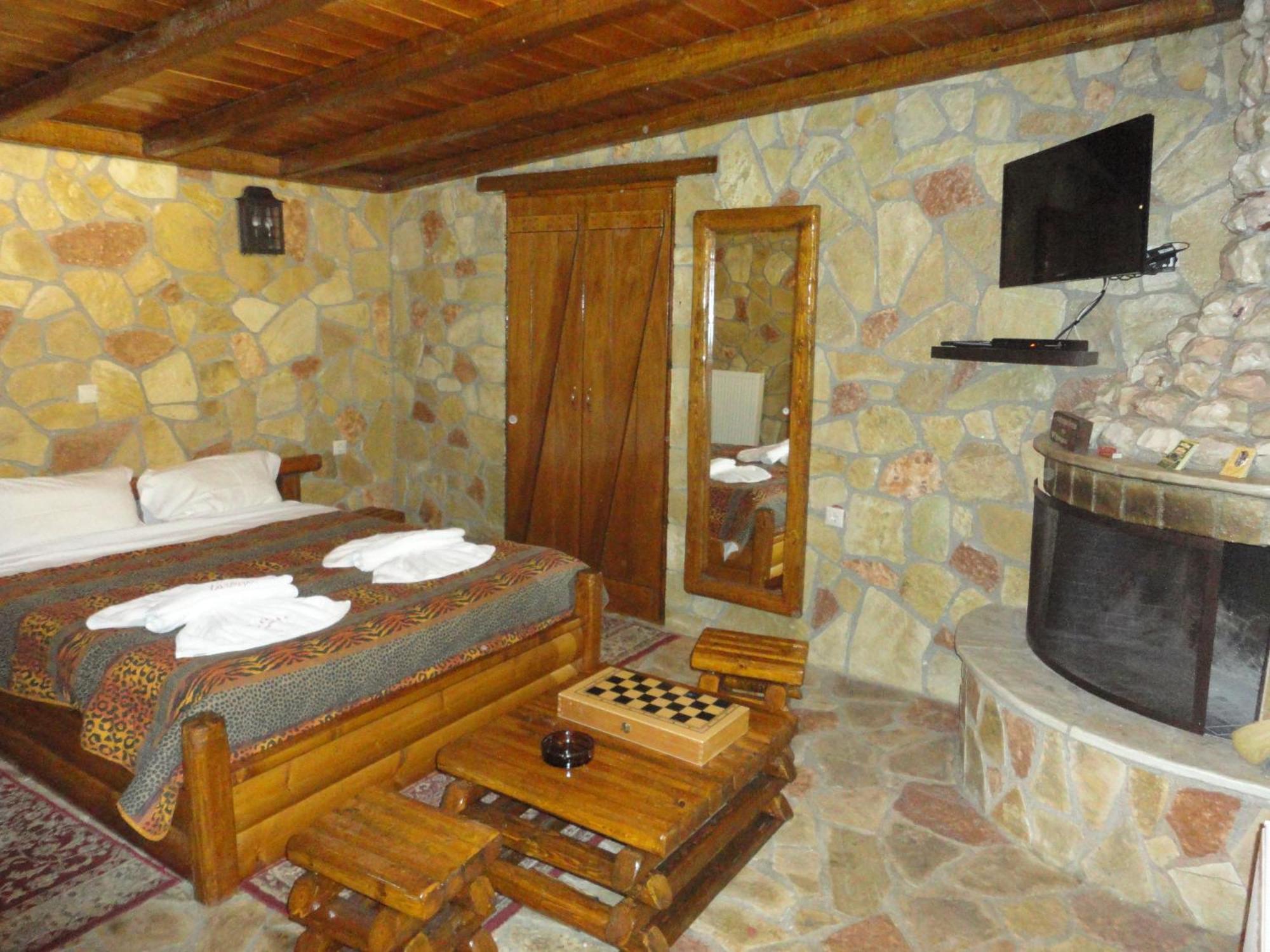 Faraggi Guesthouse Kalawrita Zewnętrze zdjęcie
