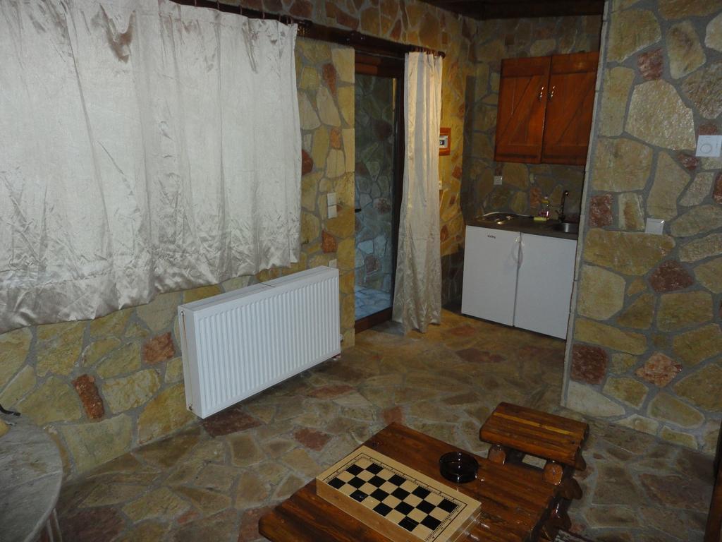 Faraggi Guesthouse Kalawrita Pokój zdjęcie