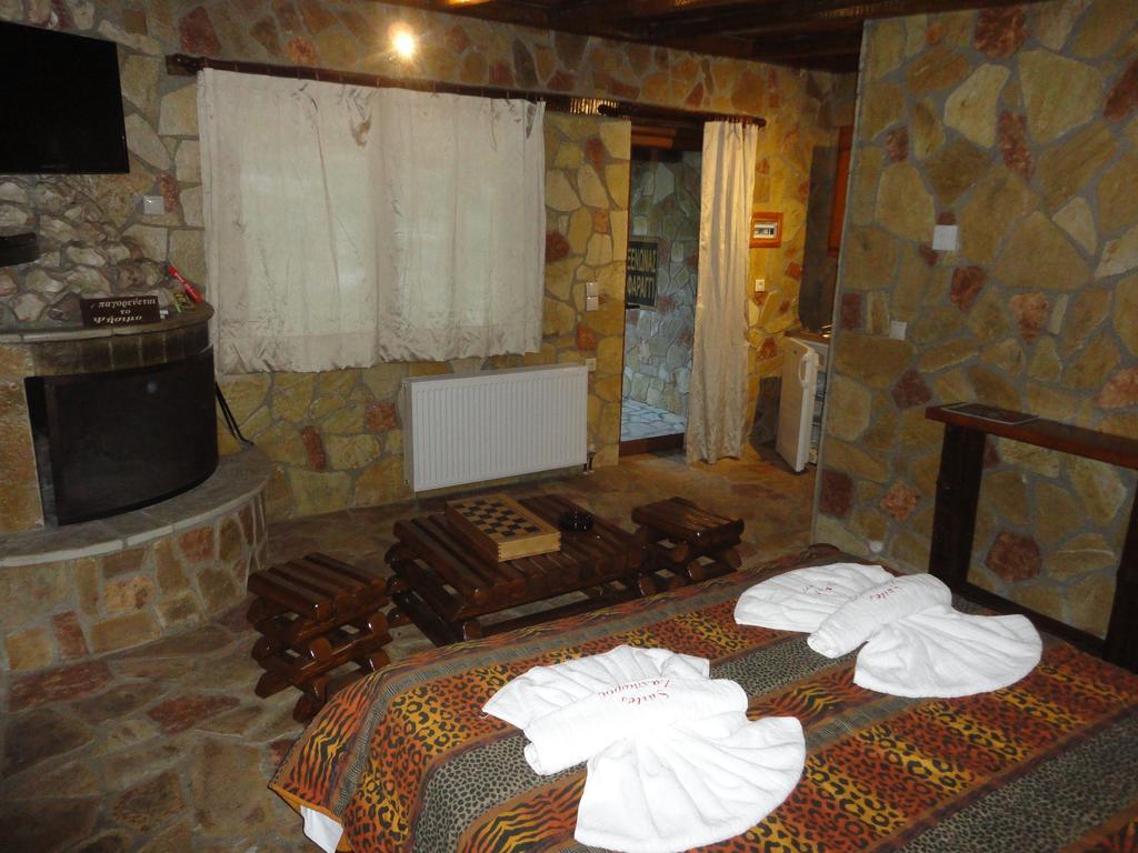 Faraggi Guesthouse Kalawrita Pokój zdjęcie
