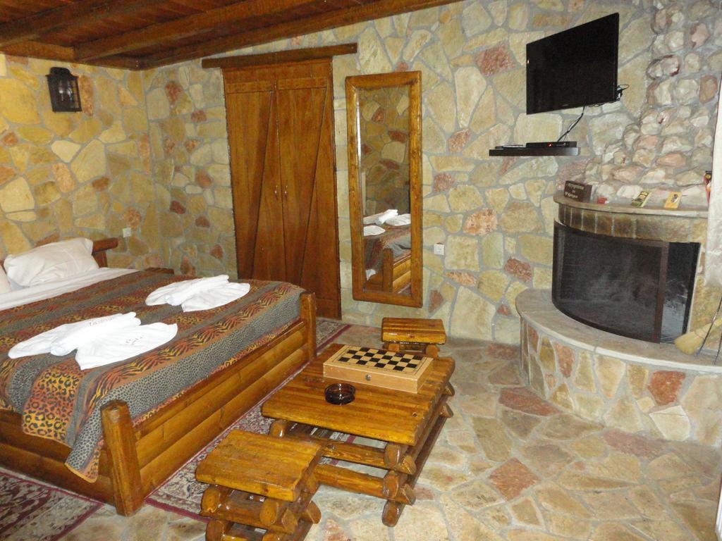 Faraggi Guesthouse Kalawrita Pokój zdjęcie