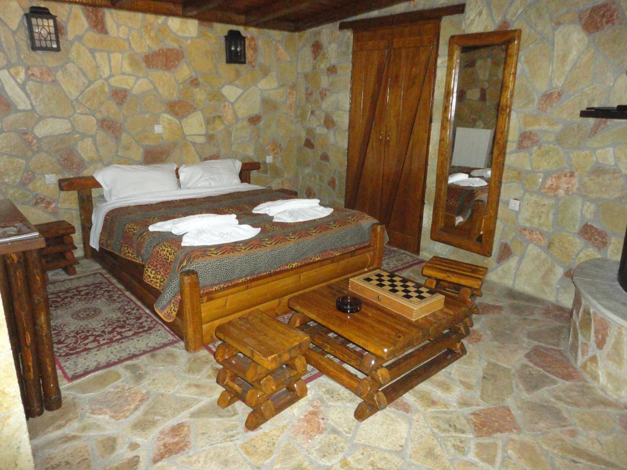Faraggi Guesthouse Kalawrita Zewnętrze zdjęcie