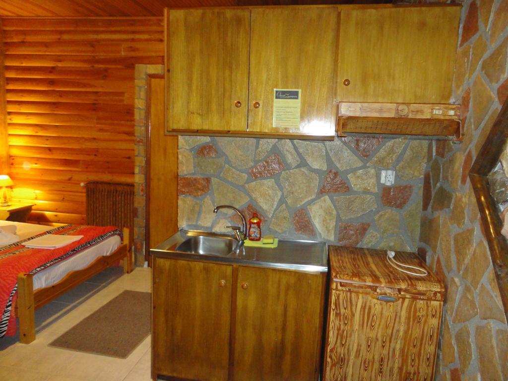 Faraggi Guesthouse Kalawrita Zewnętrze zdjęcie