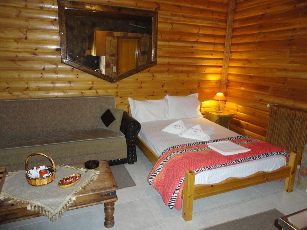 Faraggi Guesthouse Kalawrita Zewnętrze zdjęcie