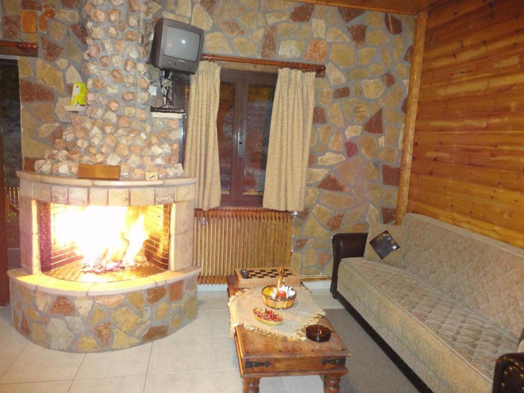 Faraggi Guesthouse Kalawrita Zewnętrze zdjęcie