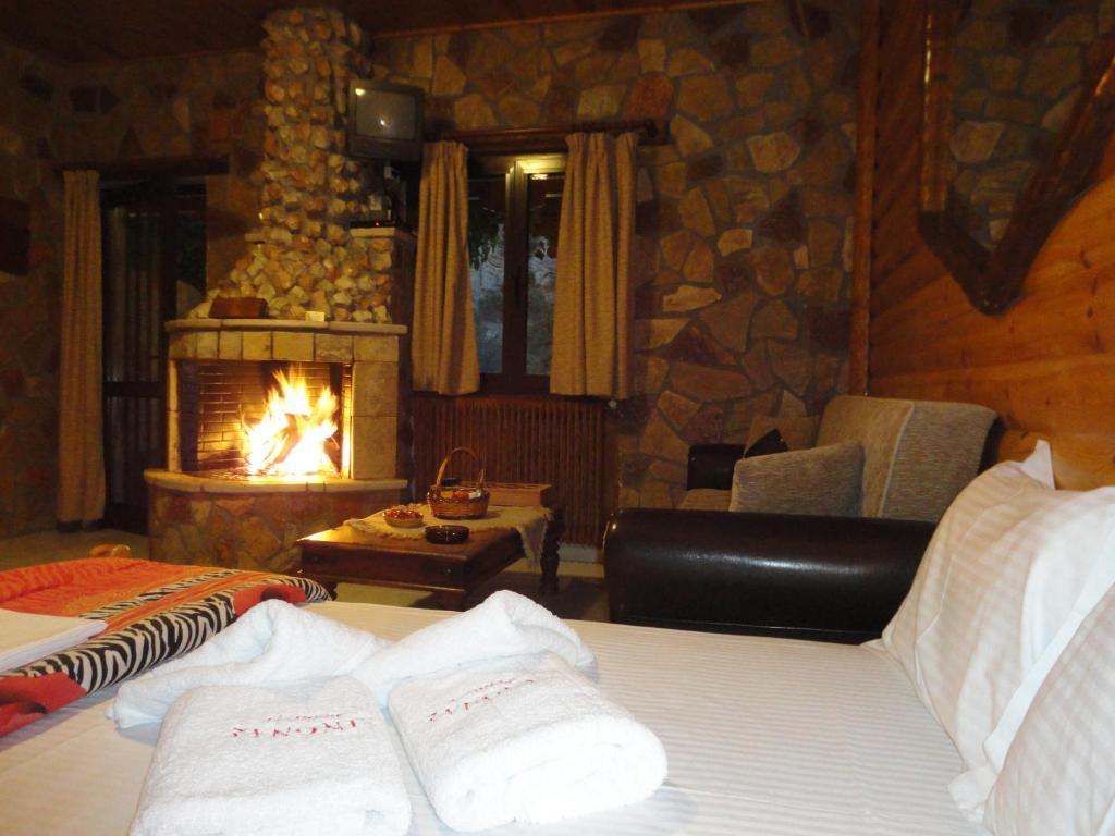 Faraggi Guesthouse Kalawrita Zewnętrze zdjęcie