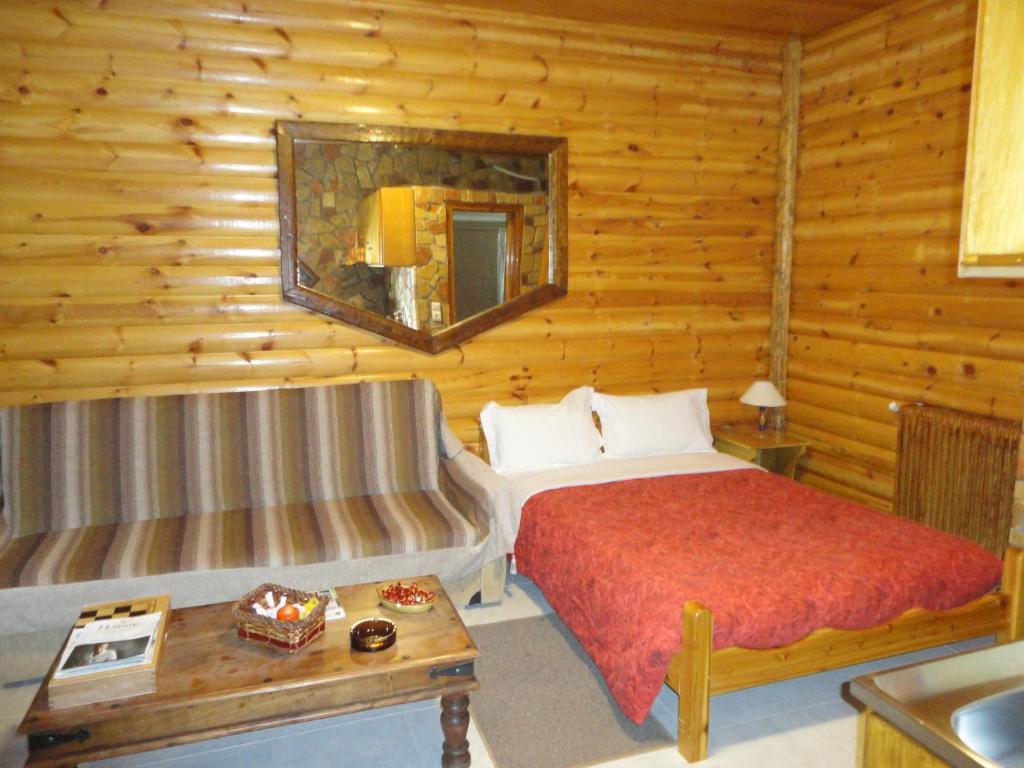 Faraggi Guesthouse Kalawrita Pokój zdjęcie